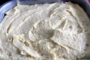 Desert prajitura cu piersici si ricotta