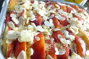 Desert prajitura cu piersici si ricotta