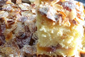 Desert prajitura cu piersici si ricotta