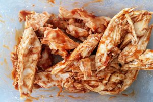 Burrito cu carne de pui in sos BBq si orez Cajun (+ varianta vegetariana)
