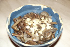 Salata de ghebe cu usturoi
