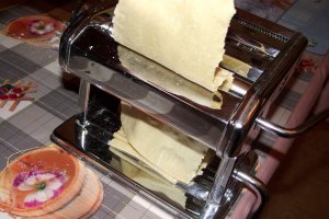 Tortellini ( bicolori ) de casa, cu ciuperci si cascaval