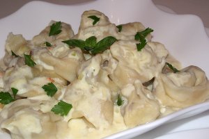 Tortellini ( bicolori ) de casa, cu ciuperci si cascaval