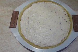 Desert tarta cu branza si dulceata de zmeura