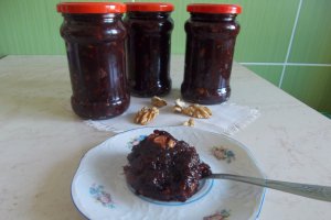 Magiun de prune cu nuci