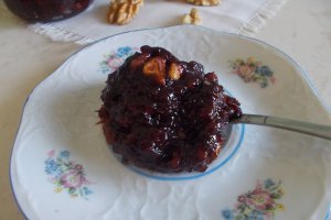 Magiun de prune cu nuci