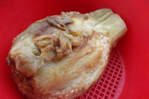 Aperitiv de post: rosii umplute cu salata de vinete
