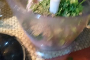 Ciorba cu perisoare de pui si oregano