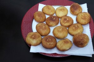 Desert gogosi umplute cu mere