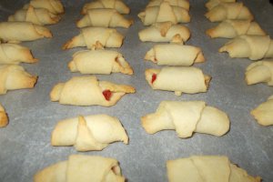 Desert cornulete fragede cu rahat
