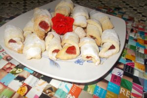Desert cornulete fragede cu rahat