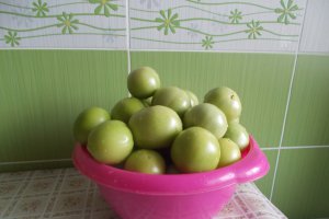Pepeni verzi murati in saramura