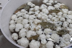 Gogosari si conopida in otet
