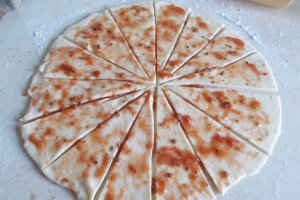 Aperitiv cornulete pizza