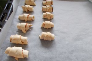 Aperitiv cornulete pizza