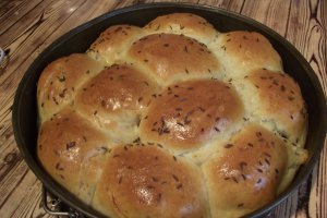 Paine cu masline si mozzarella