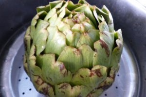 Anghinare cu sos vinaigrette