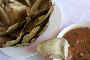 Anghinare cu sos vinaigrette