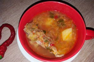 Ciorba cu varza si costita de porc