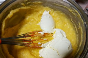 Desert prajitura in straturi cu crema de vanilie