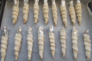 Aperitiv rulouri umplute cu branza