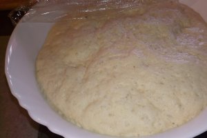 Pizza cu nuci, pere si gorgonzola