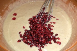 Desert briose cu rodie, ghimbir si ciocolata