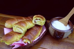 Desert rulouri cu branza dulce