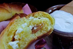 Desert rulouri cu branza dulce
