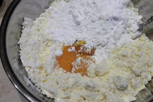 Lasagna dulce, cu branza si visine