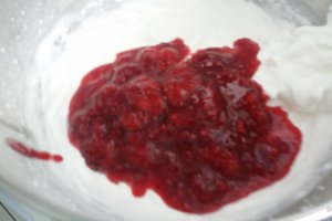 Desert sarlota chec cu capsuni