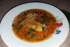 Ciorba de rosii cu pui de tara