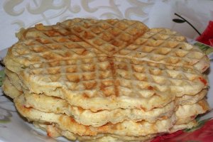 Aperitiv wafe cu cascaval si masline