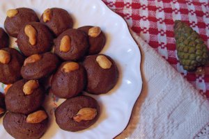 Desert fursecuri cu arahide sarate, cacao si lapte