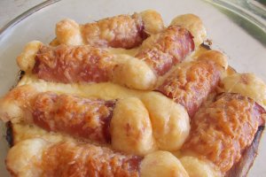 Aperitiv rulouri in bacon, din cartofi, sunca si branzeturi
