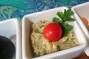Salata de vinete cu iaurt si patrunjel verde