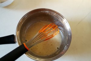 Desert tarta cu pere si crema de vanilie