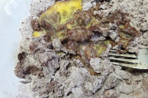 Desert tarta in doua culori cu prune si mere