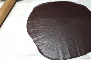 Desert tarta in doua culori cu prune si mere
