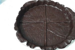 Desert tarta in doua culori cu prune si mere
