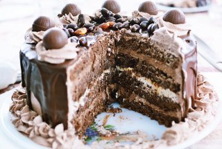 Desert tort cu ciocolata Nestle Dessert