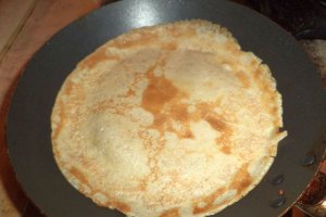 Aperitiv tort de clatite sarate