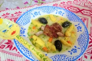 Ciorba ardeleneasca cu prune uscate