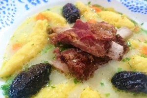 Ciorba ardeleneasca cu prune uscate