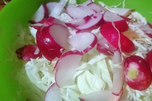 Salata de varza cu ridichi