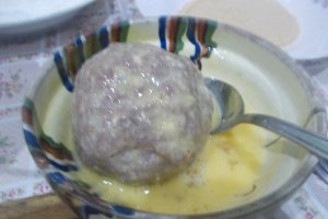 Oua scotiene, cu salata de varza