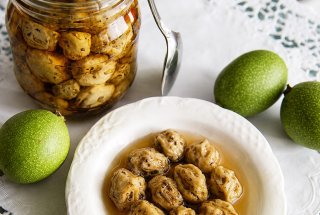 Dulceata de nuci verzi