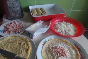 Aperitiv clatite cu sunca si cascaval