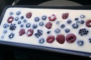 Desert flan cu fructe de padure