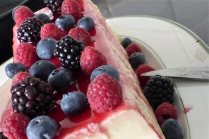Desert flan cu fructe de padure